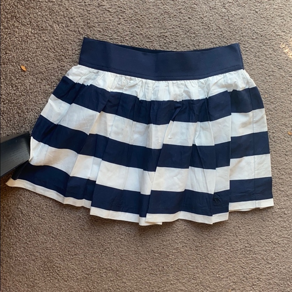 New Abercrombie skirt, size small